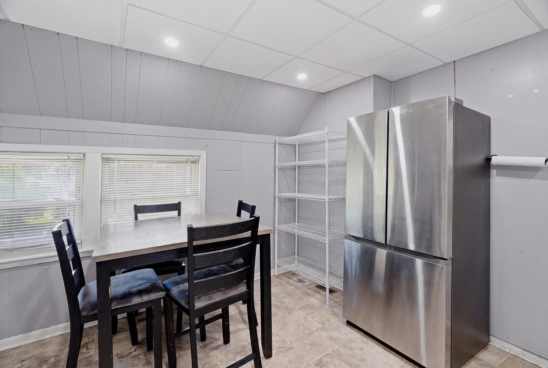 53 Dale St N MLS-49.jpg