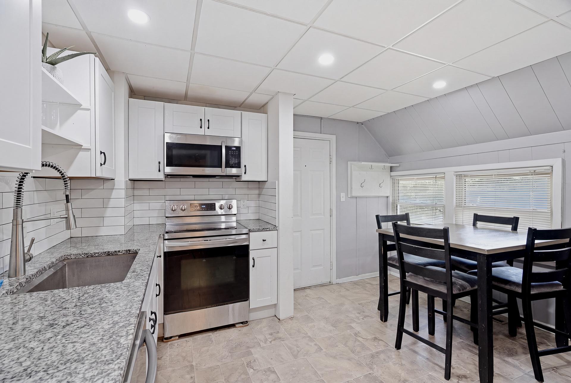53 Dale St N MLS-46.jpg