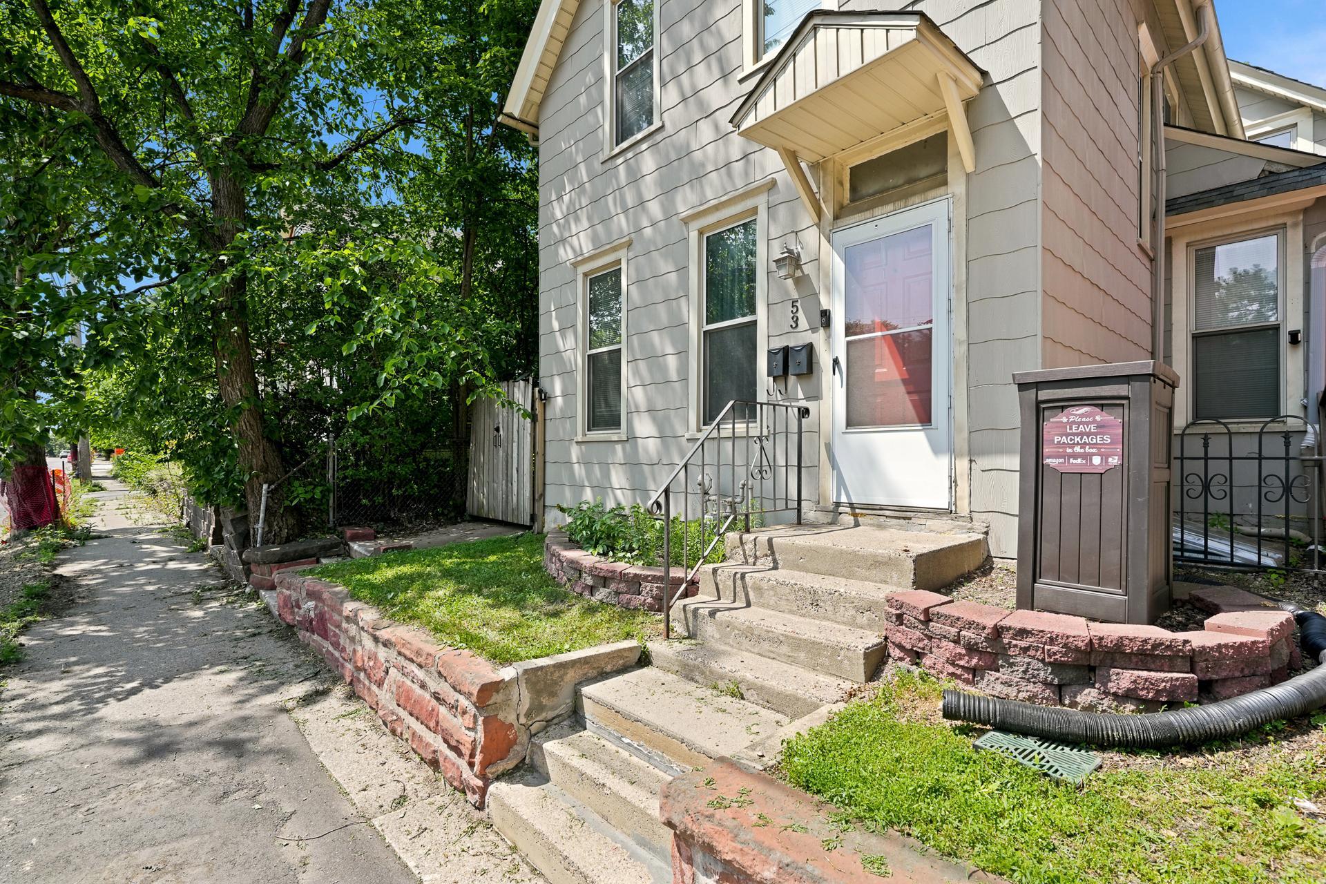 53 Dale St N MLS-3.jpg