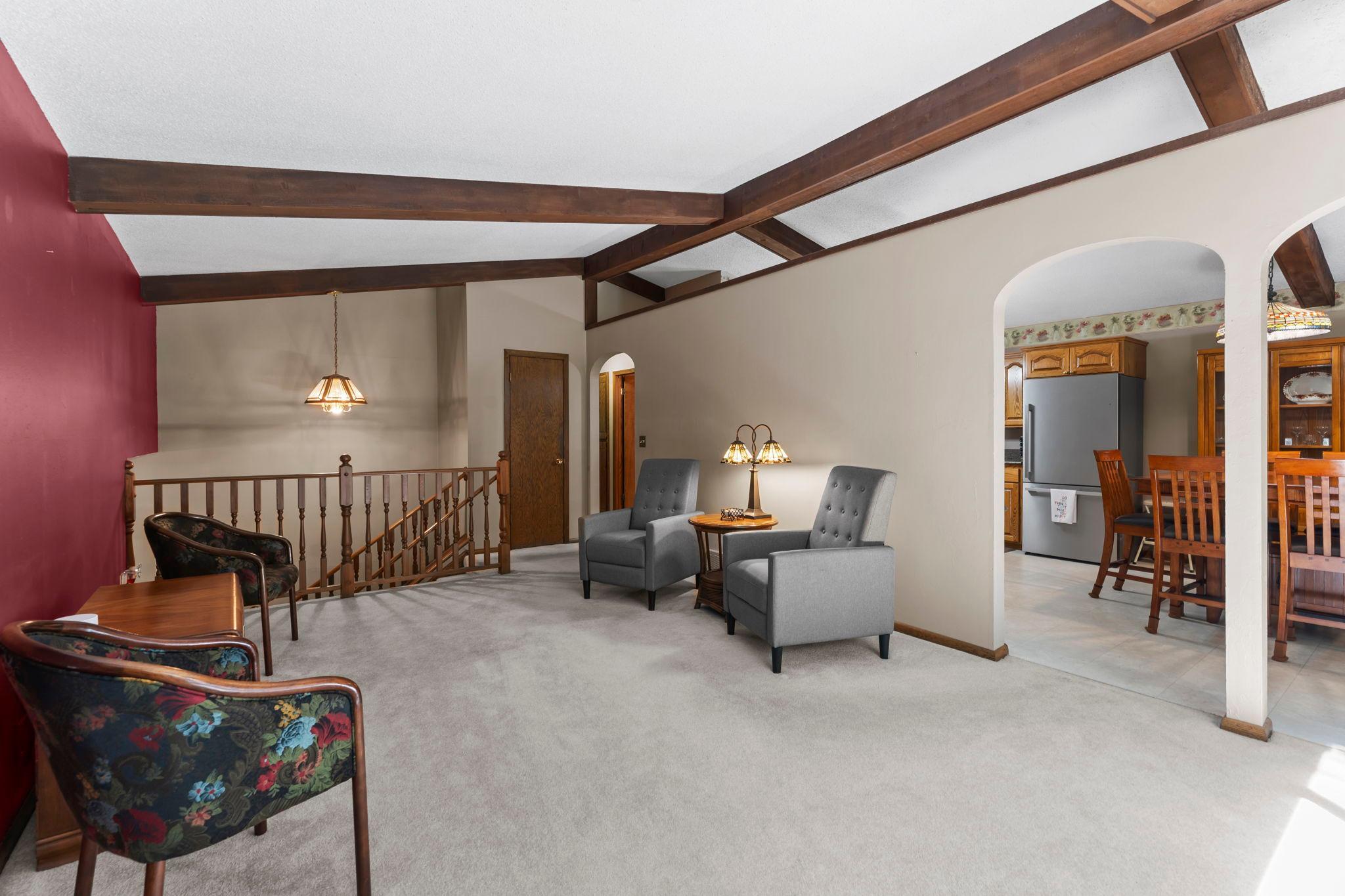 15-web-or-mls-7989 Eastwood Rd-68.jpg