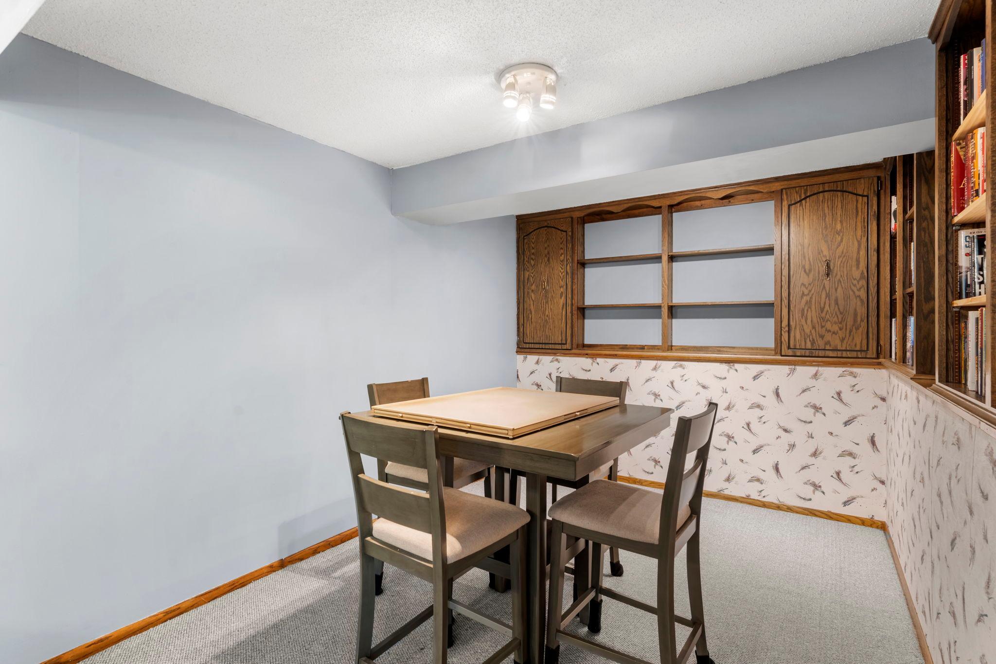 39-web-or-mls-7989 Eastwood Rd-223.jpg