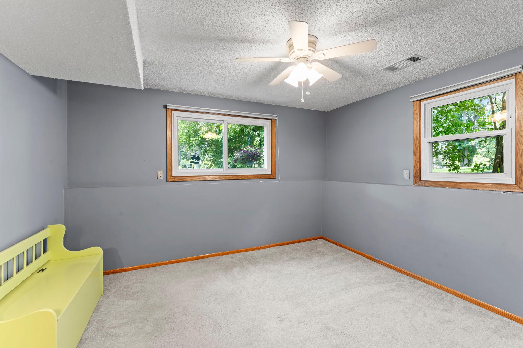41-web-or-mls-7989 Eastwood Rd-173.jpg