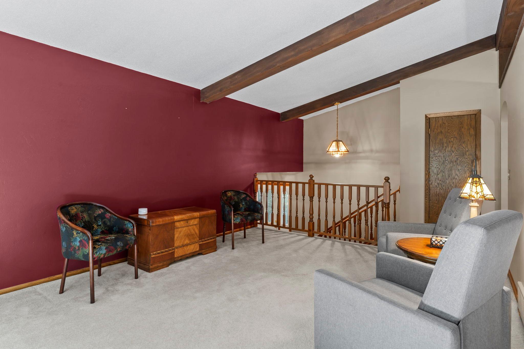 16-web-or-mls-7989 Eastwood Rd-73.jpg
