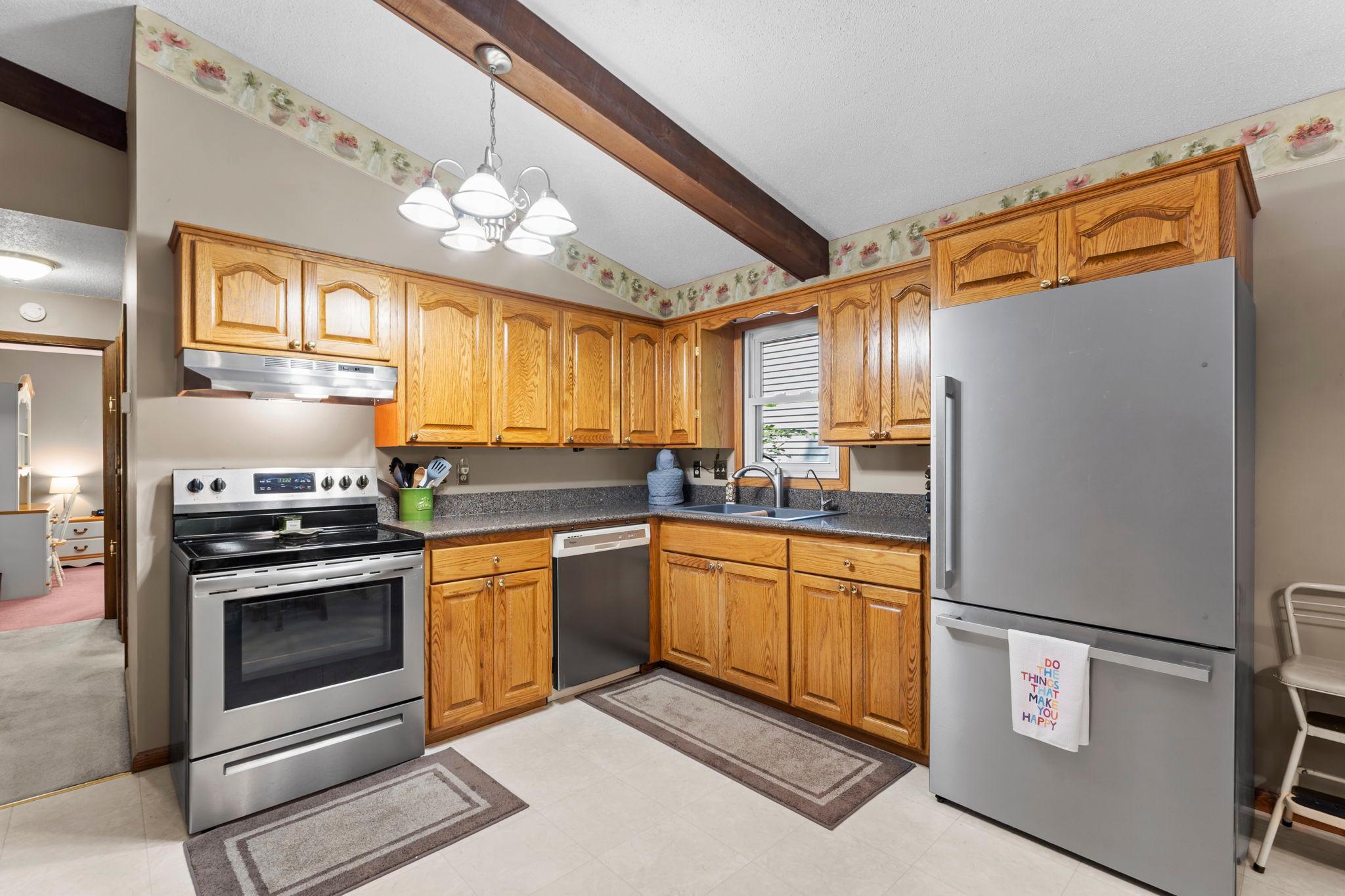 19-web-or-mls-7989 Eastwood Rd-108.jpg