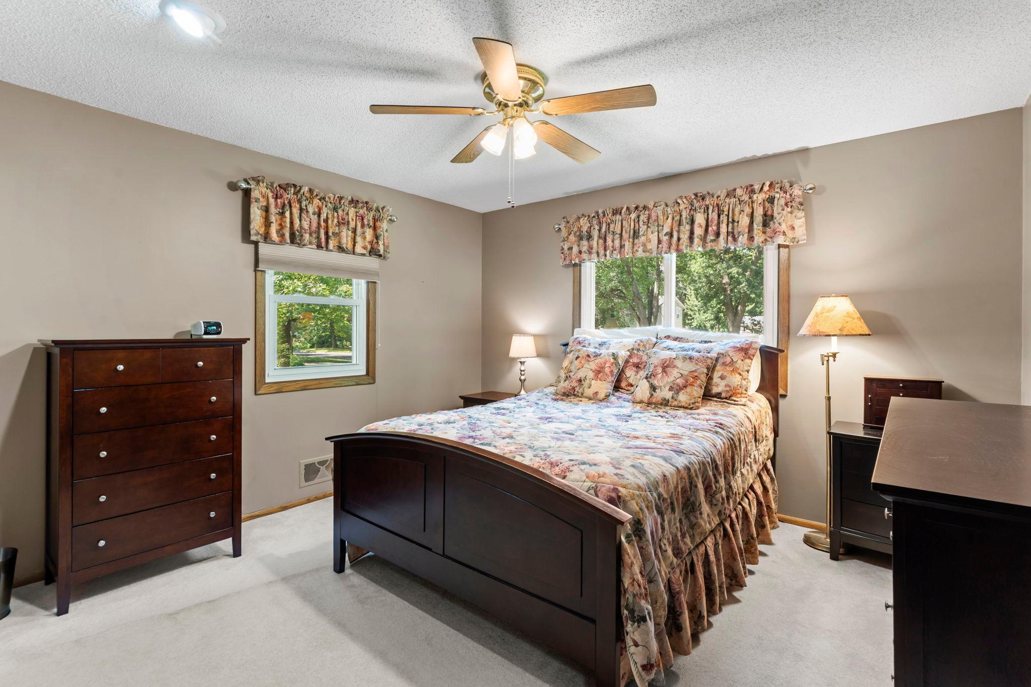29-web-or-mls-7989 Eastwood Rd-148.jpg