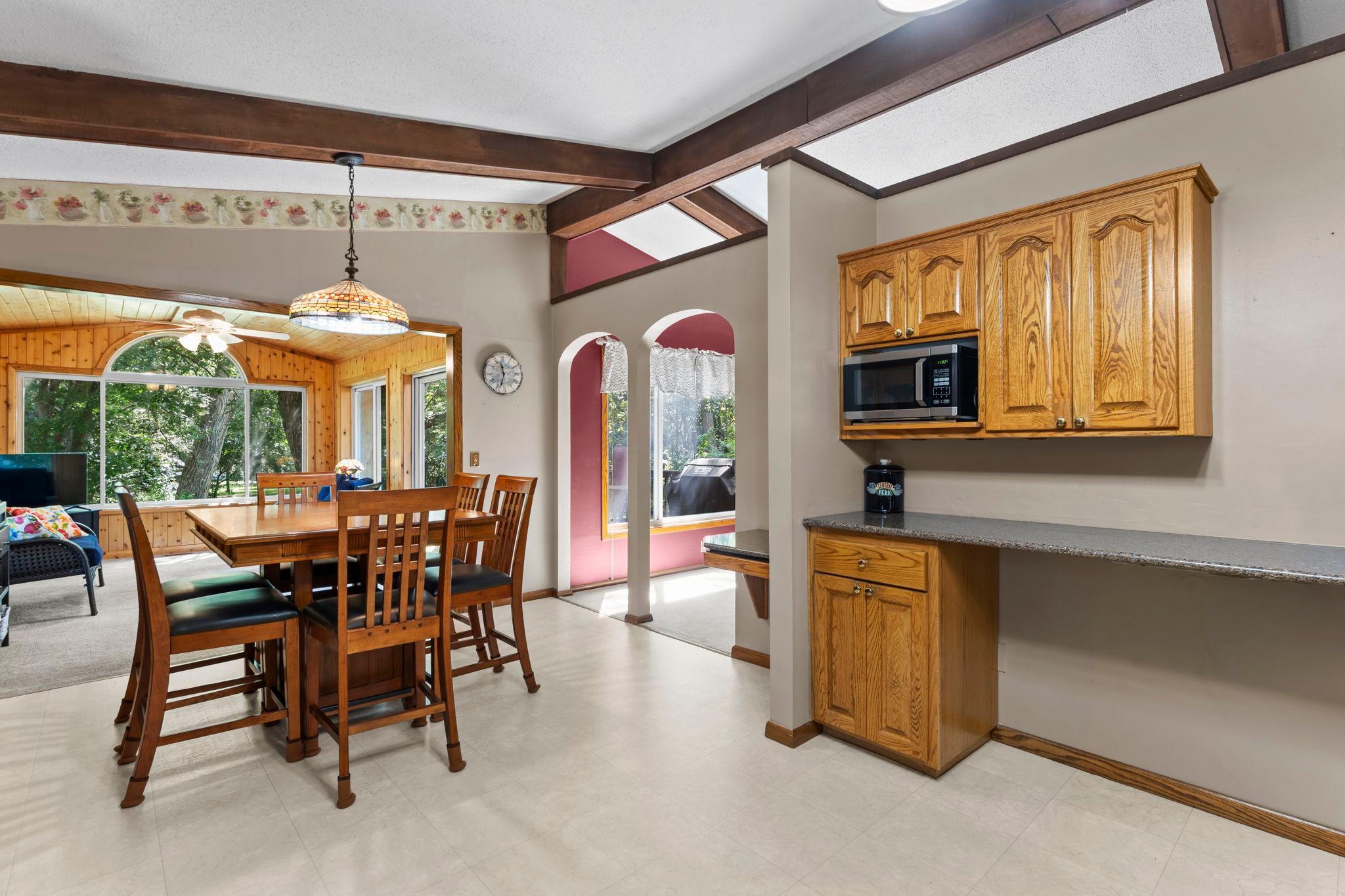 21-web-or-mls-7989 Eastwood Rd-118.jpg