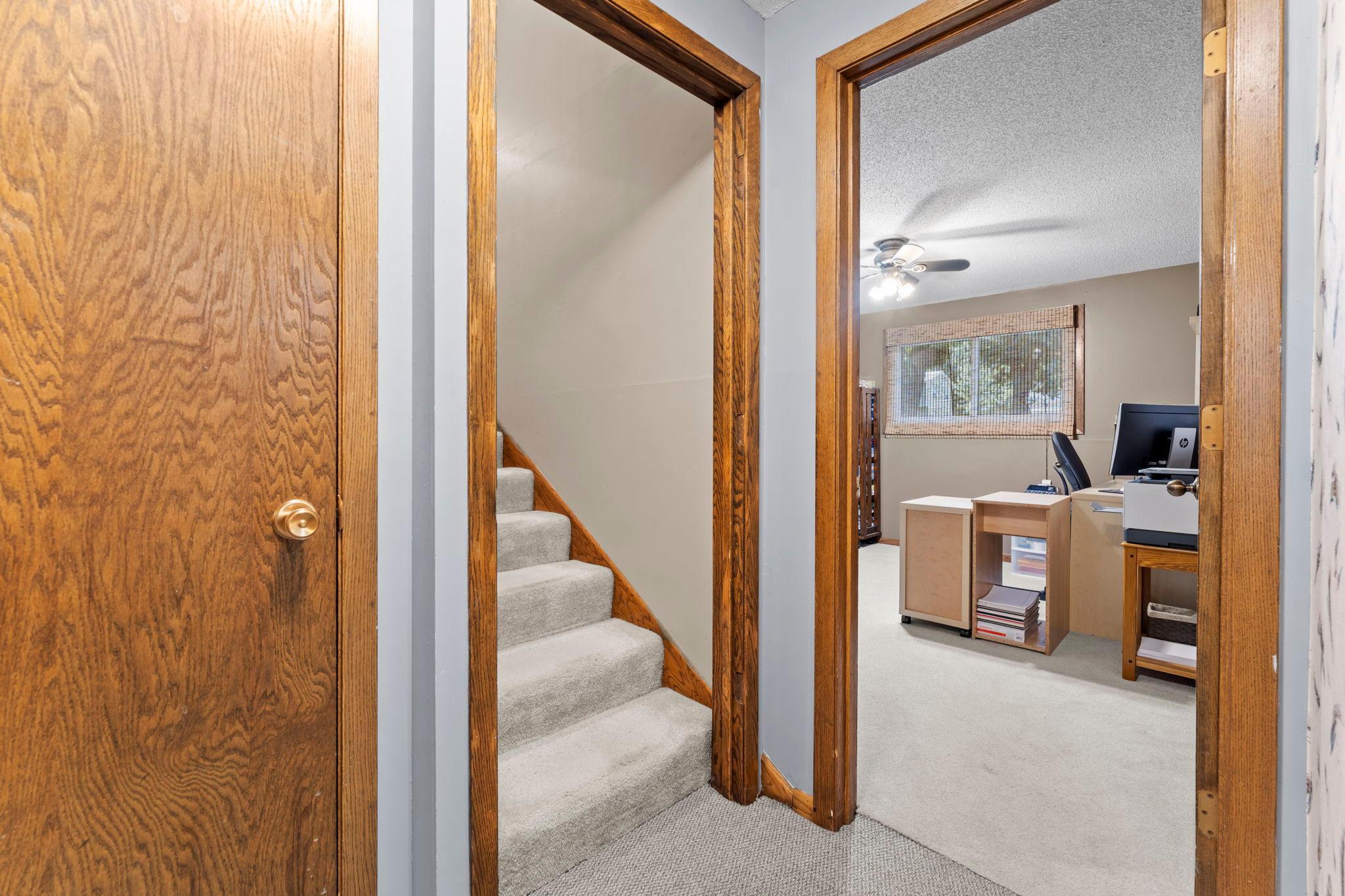 33-web-or-mls-7989 Eastwood Rd-158.jpg