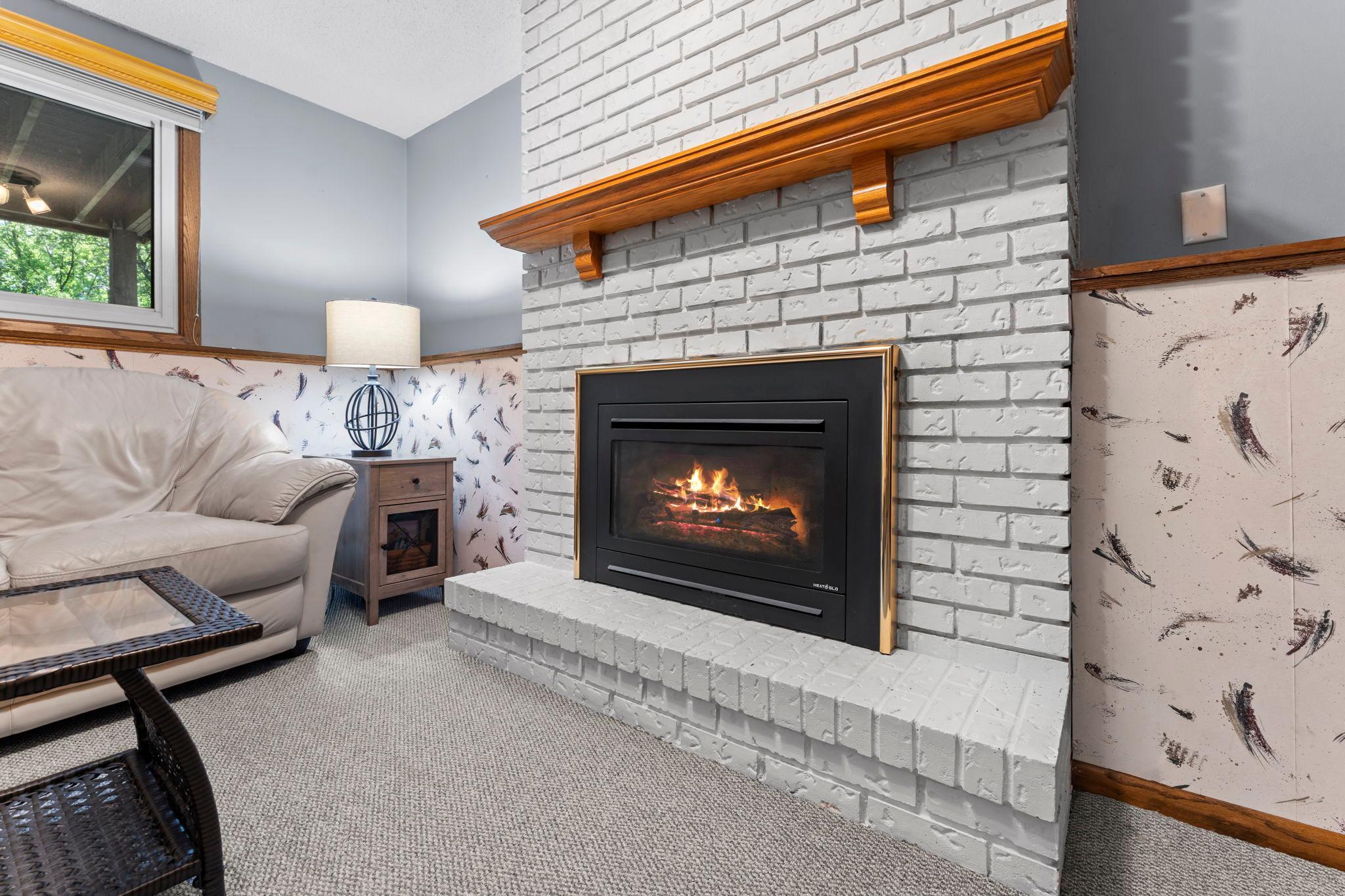 38-web-or-mls-7989 Eastwood Rd-218.jpg
