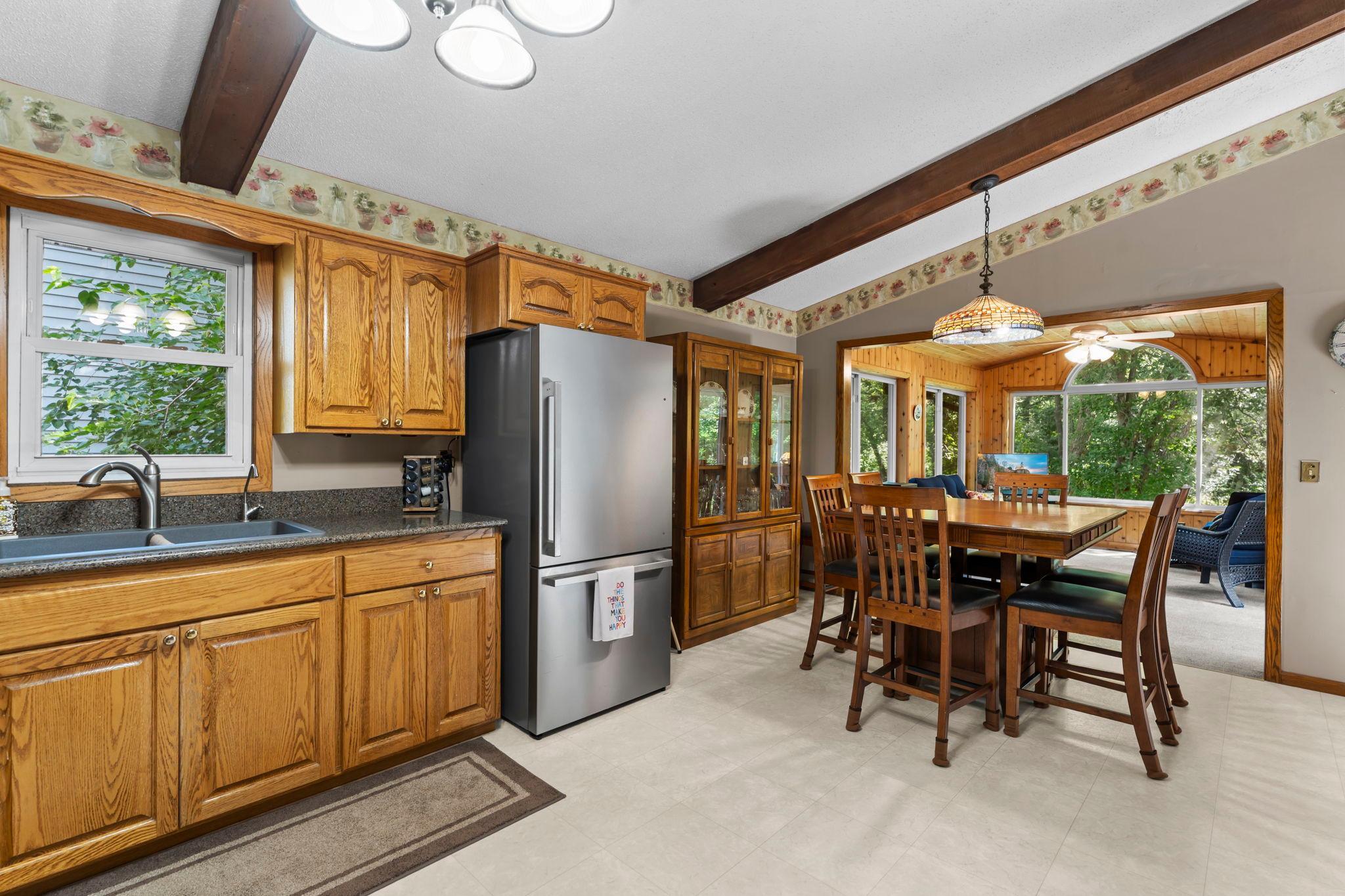22-web-or-mls-7989 Eastwood Rd-123.jpg