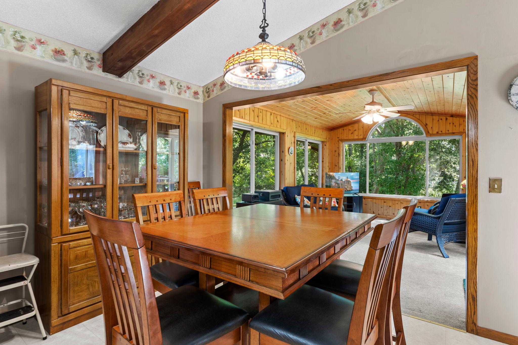 18-web-or-mls-7989 Eastwood Rd-103.jpg