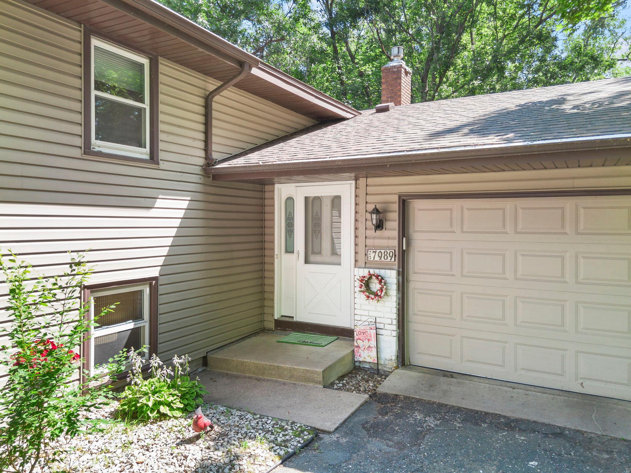 10-web-or-mls-7989 Eastwood Rd-245.jpg