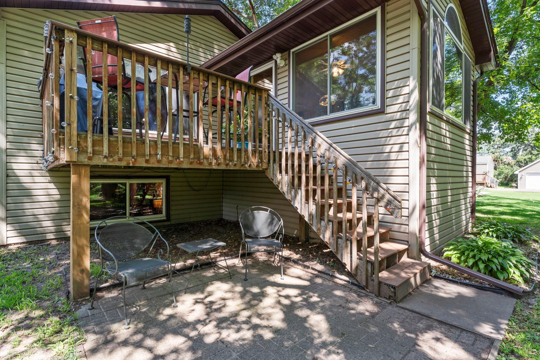 51-web-or-mls-7989 Eastwood Rd-36.jpg