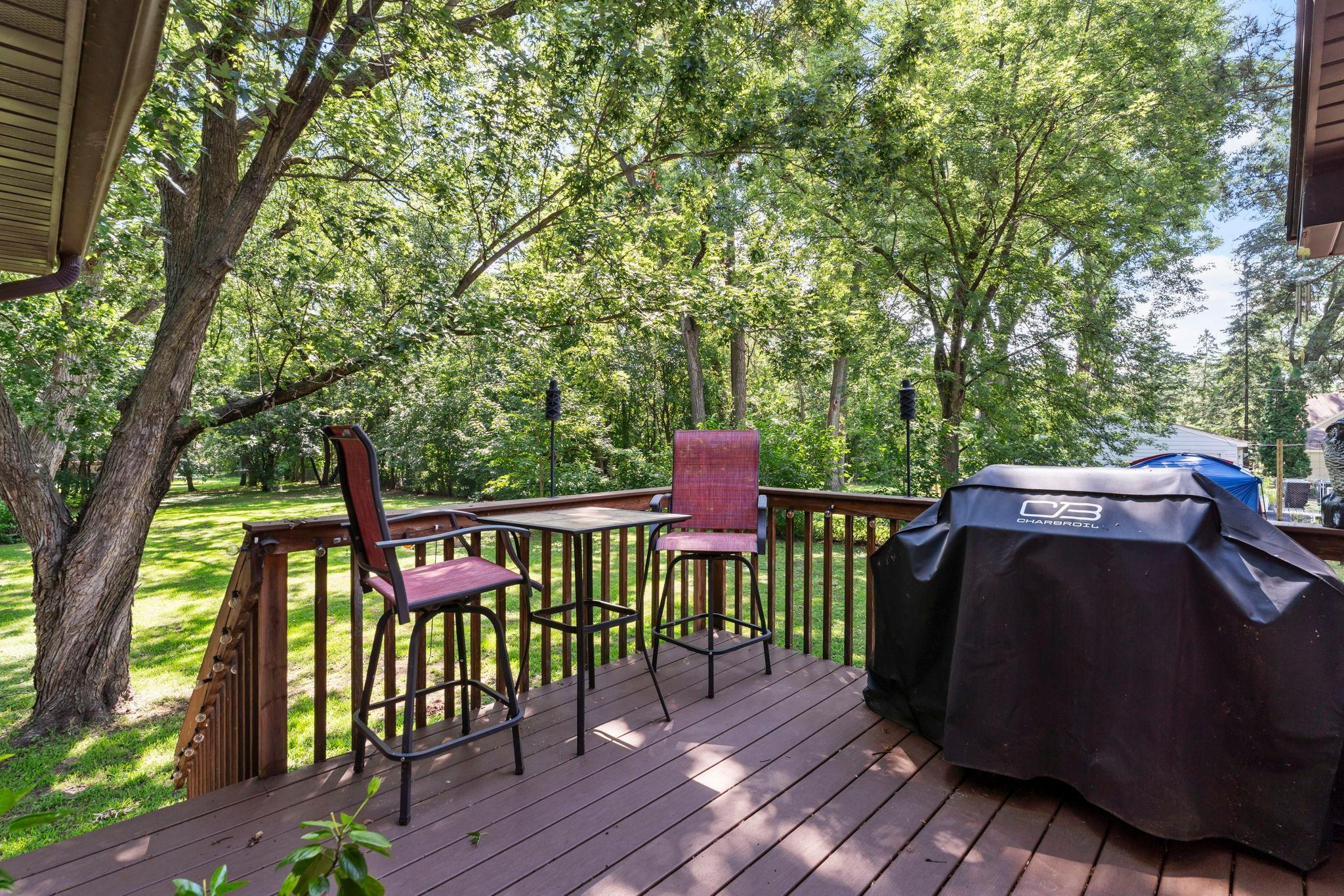 49-web-or-mls-7989 Eastwood Rd-41.jpg