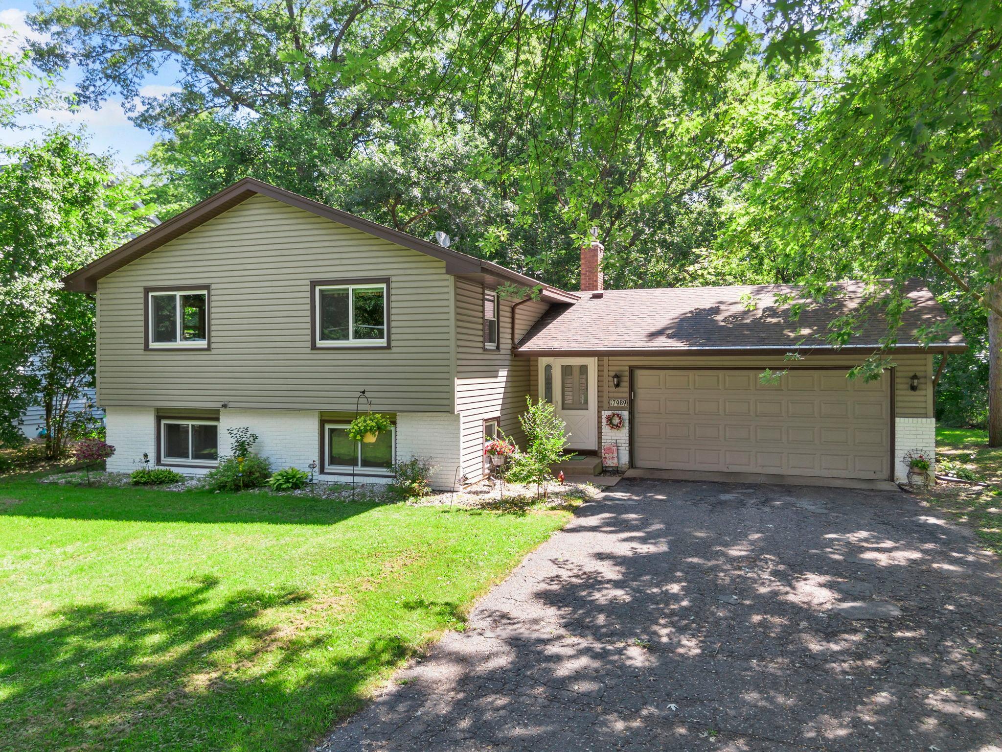 5-web-or-mls-7989 Eastwood Rd-236.jpg