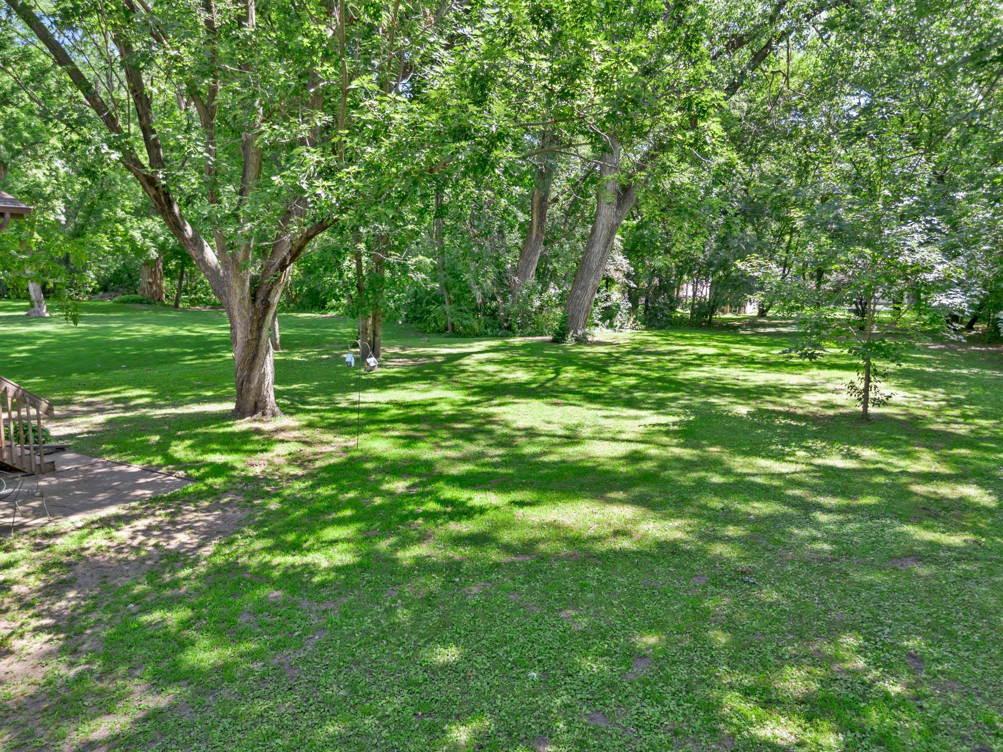 60-web-or-mls-7989 Eastwood Rd-260.jpg