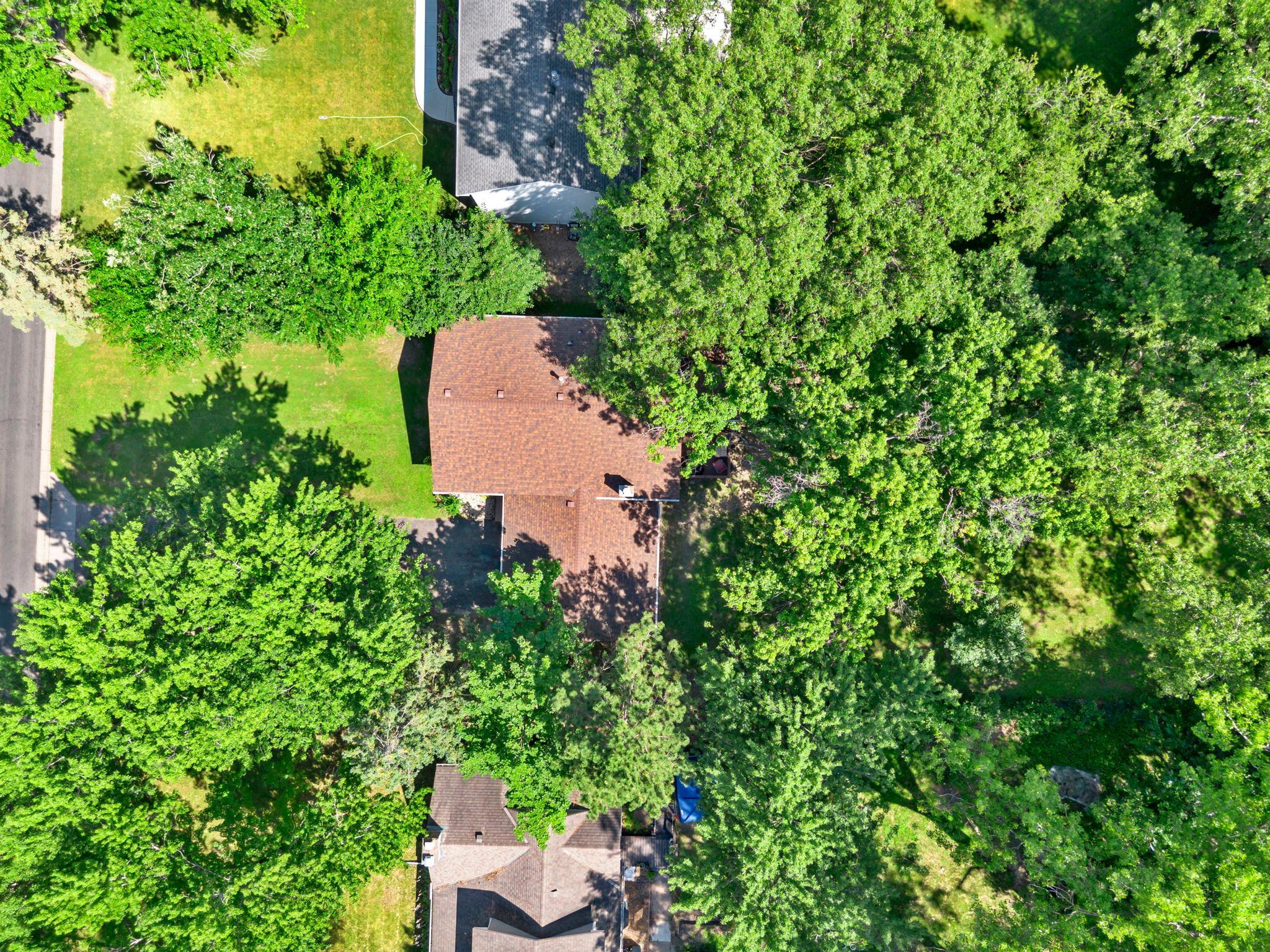 65-web-or-mls-7989 Eastwood Rd-284.jpg