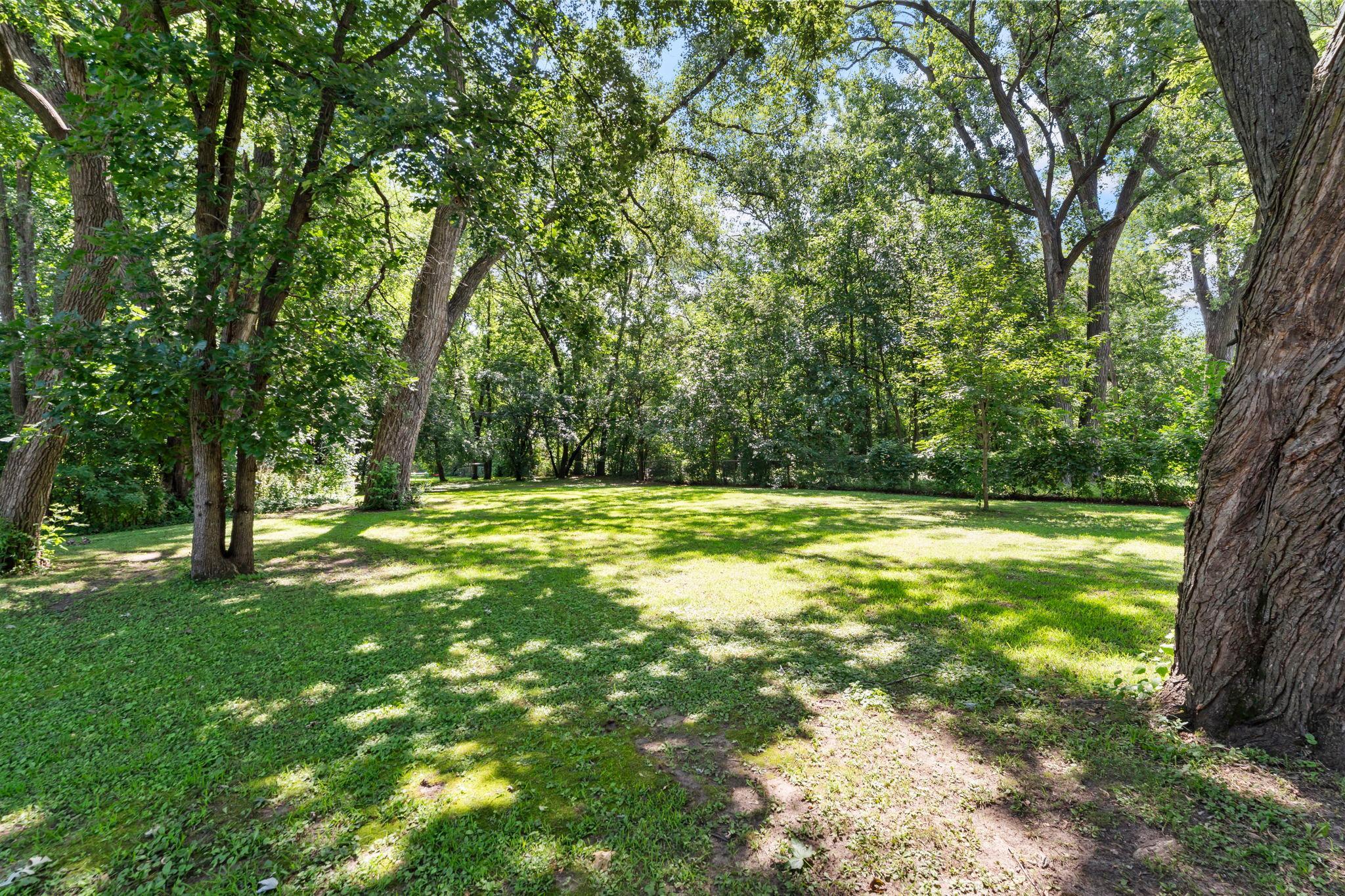 56-web-or-mls-7989 Eastwood Rd-31.jpg