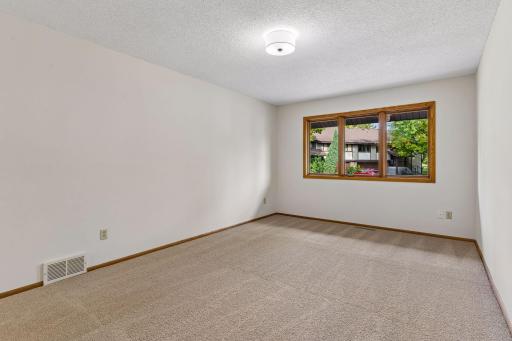 3149 Farnum Drive, Eagan, MN 55121