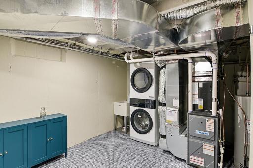 Large laundry/mechanical room