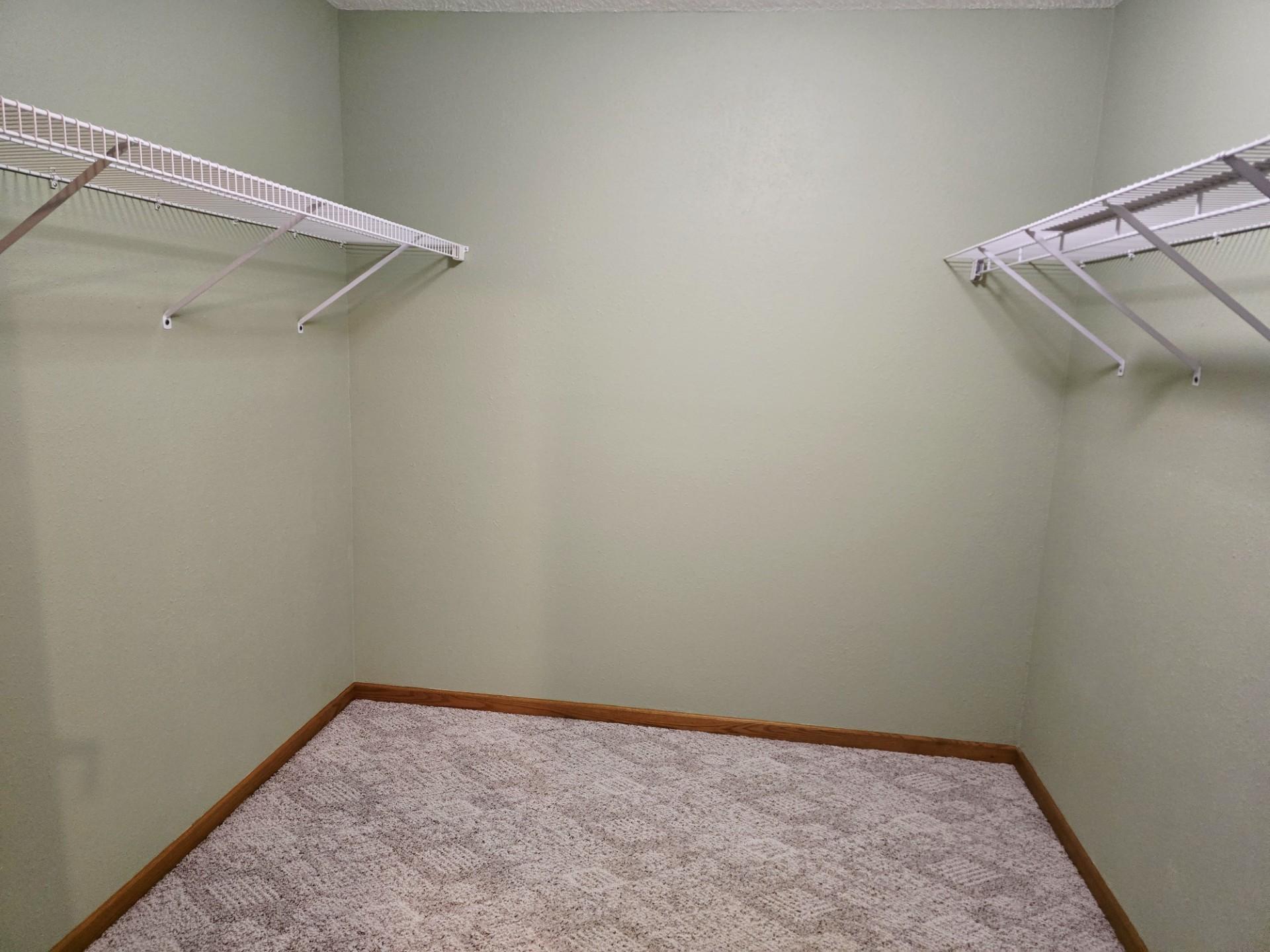 Bedroom3closet.jpg