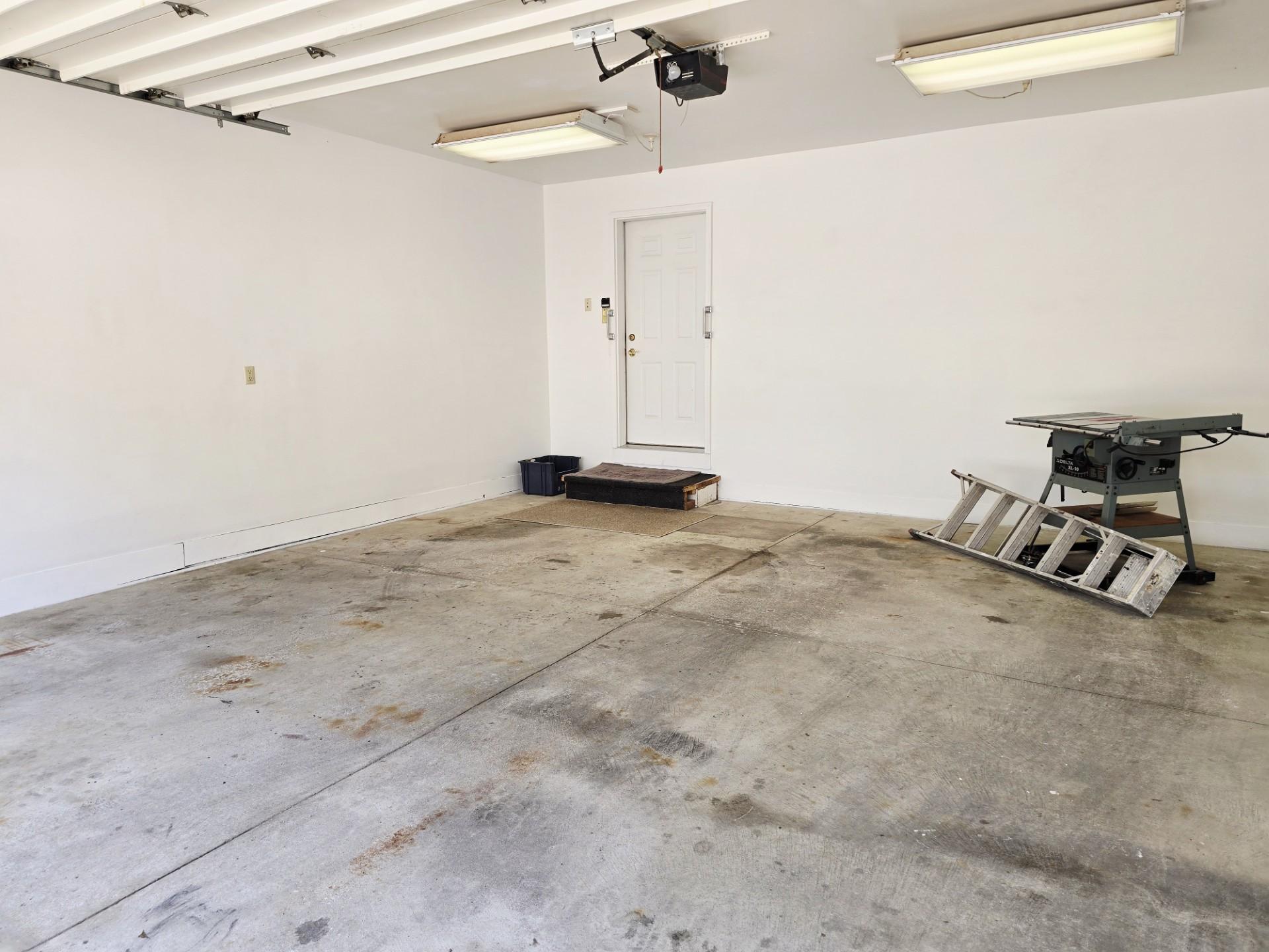 Garage.jpg