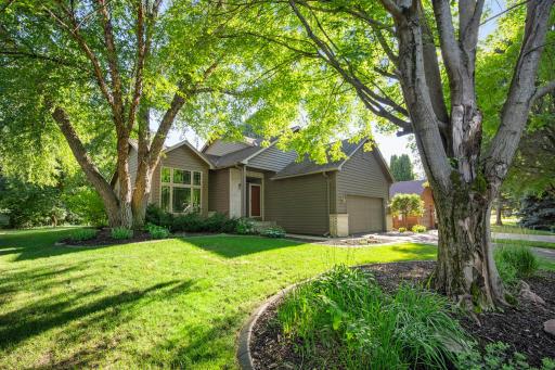 Photo for 960 Wildflower Court, Eagan, MN 55123 - listing #7111393 960 Wildflower Court, Eagan, MN 55123
