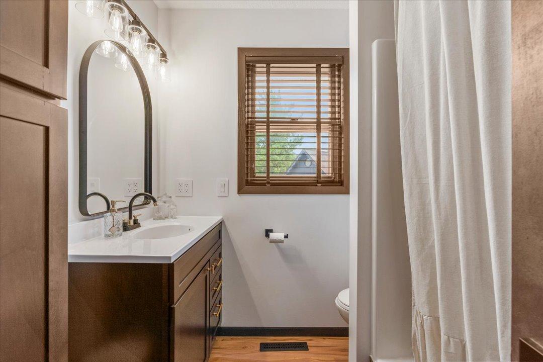 Main floor Full Bathroom