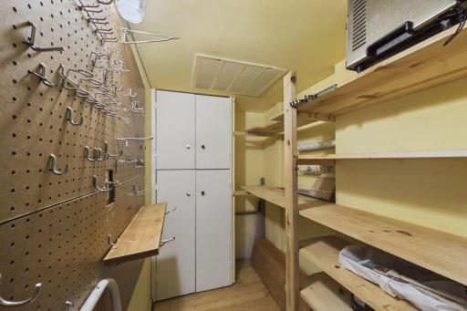 Utility room/pantry
