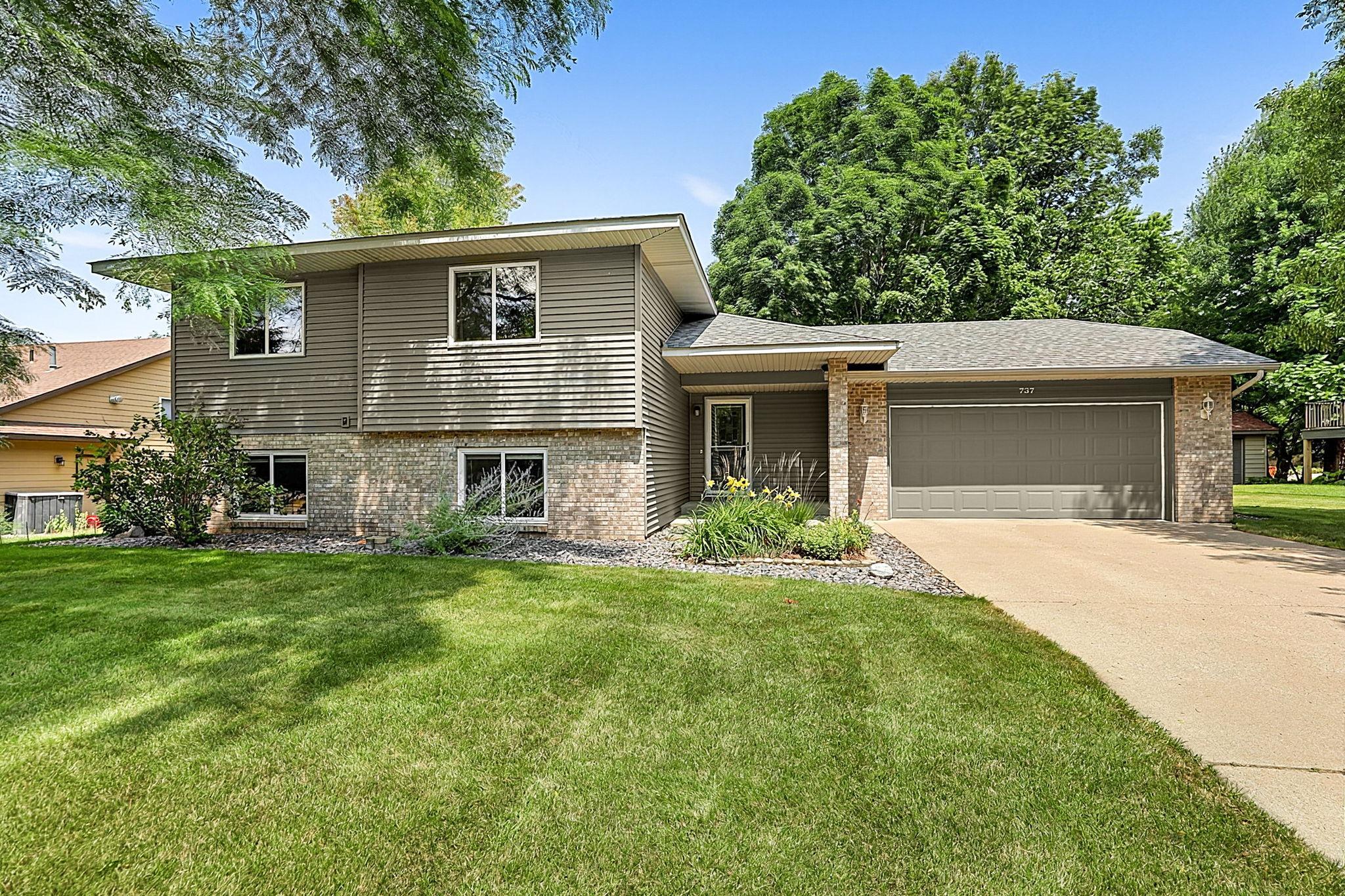 Welcome to 737 4th Street North in Sartell!