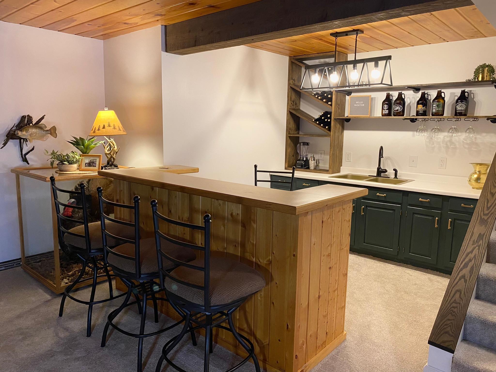 Lower level bar / entertainment area