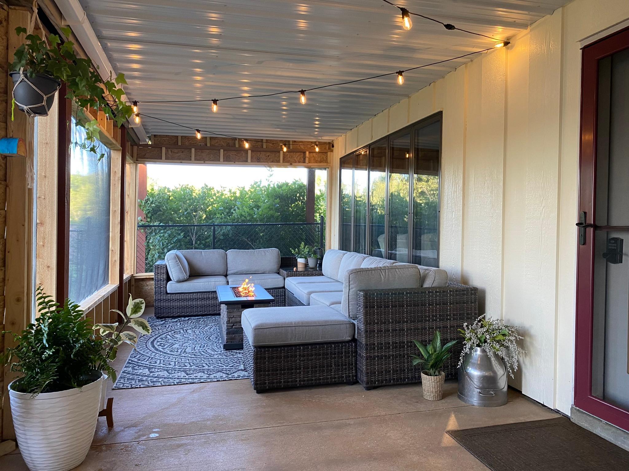 Screened in porch