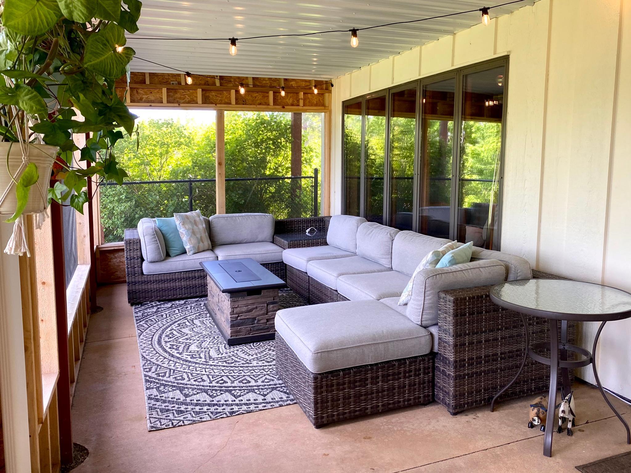 Screened in porch