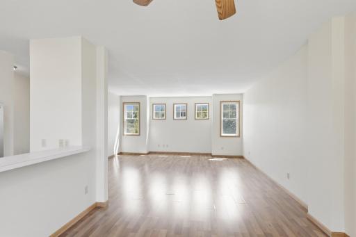 07_1905_Red_Maple_Ln-Living_room-0659.jpg