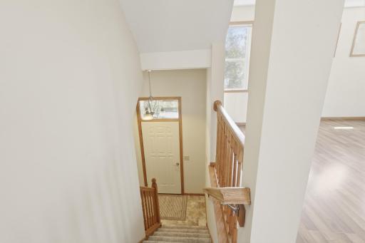 05_1905_Red_Maple_Ln-Foyer-0661.jpg