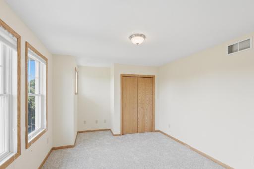 13_1905_Red_Maple_Ln-Bedroom-0664.jpg