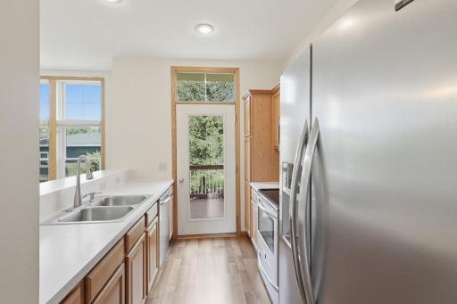 11_1905_Red_Maple_Ln-Kitchen-0657.jpg