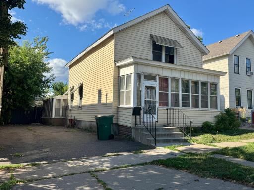 693 5th Street E, Saint Paul, MN 55106