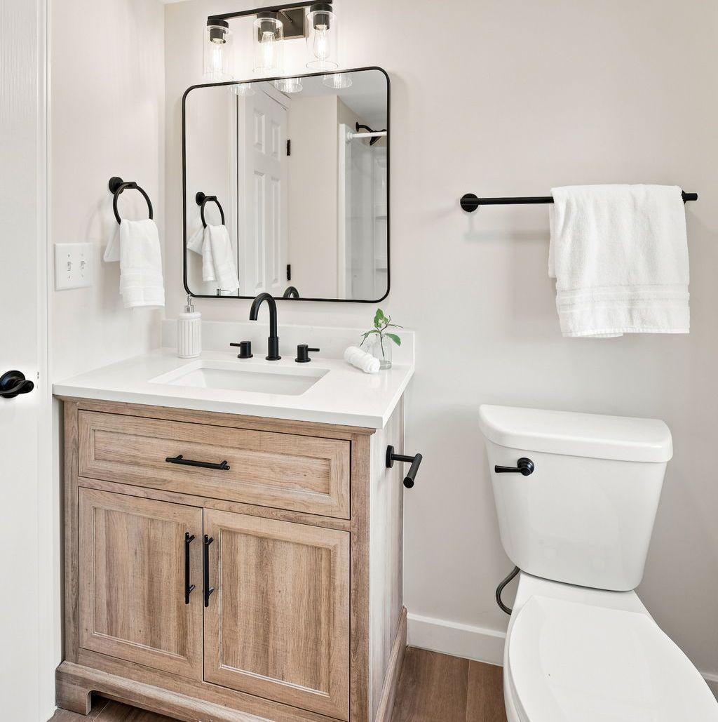 Upper Bathroom