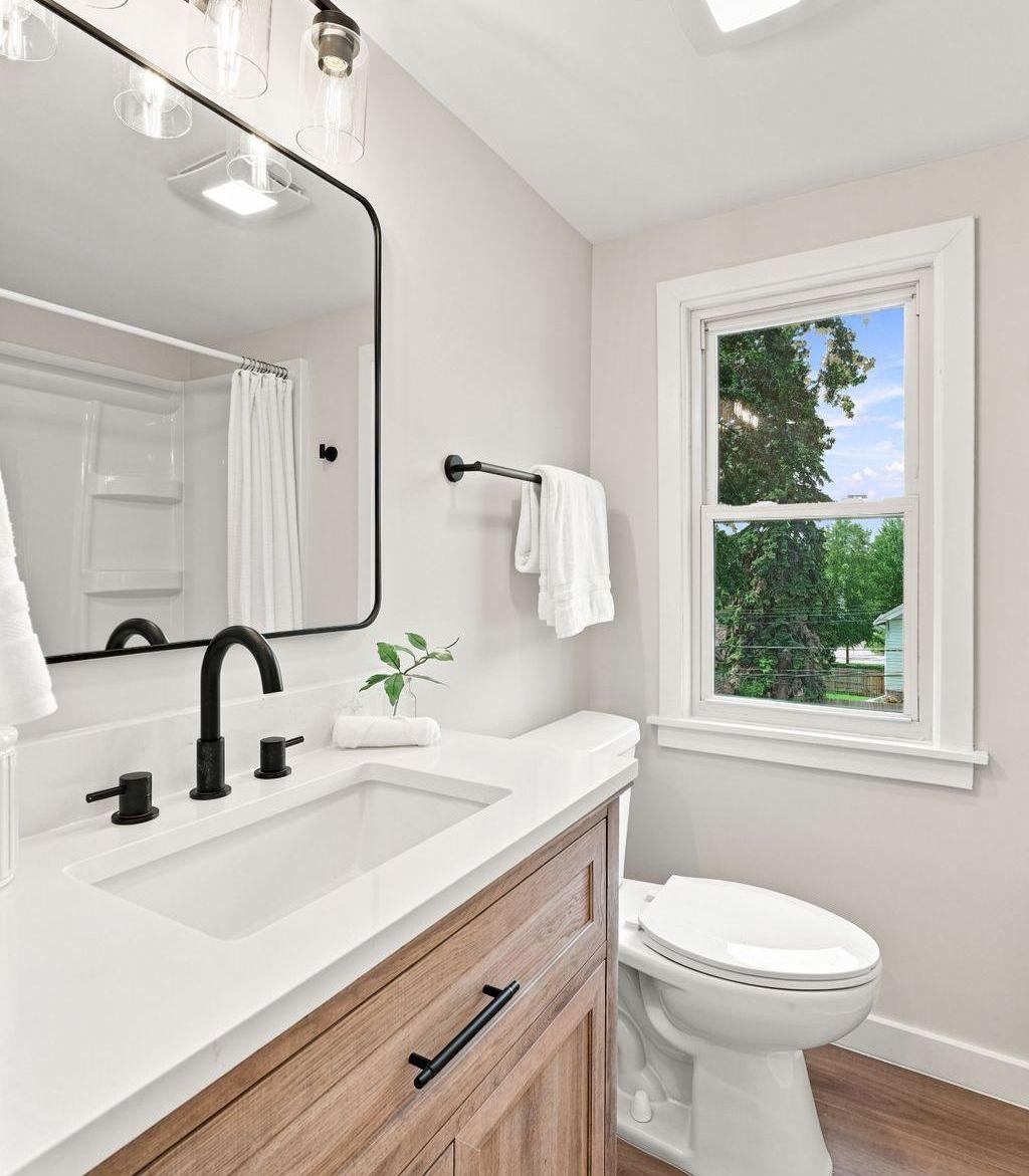 Upper Bathroom