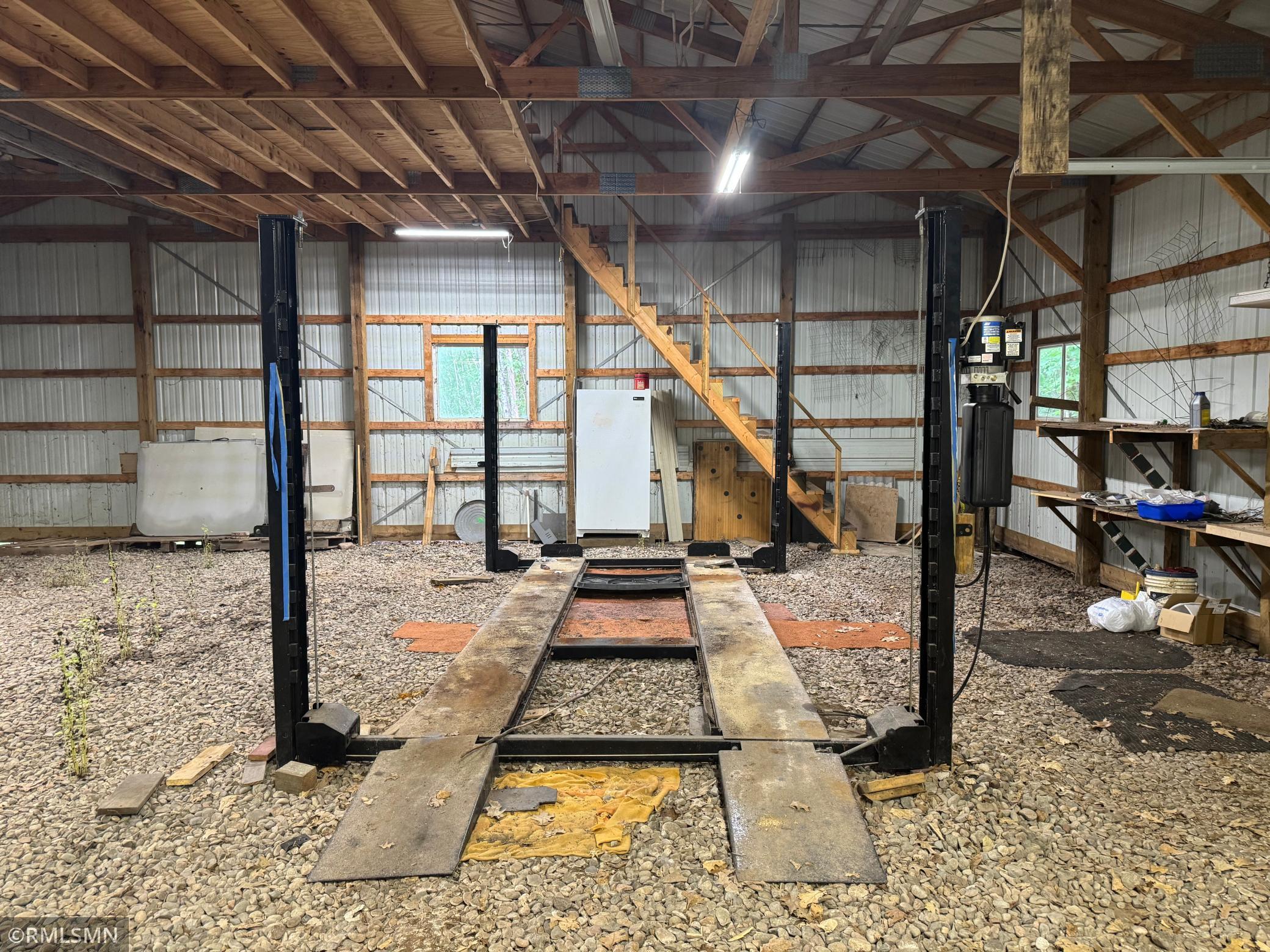 Car lift included