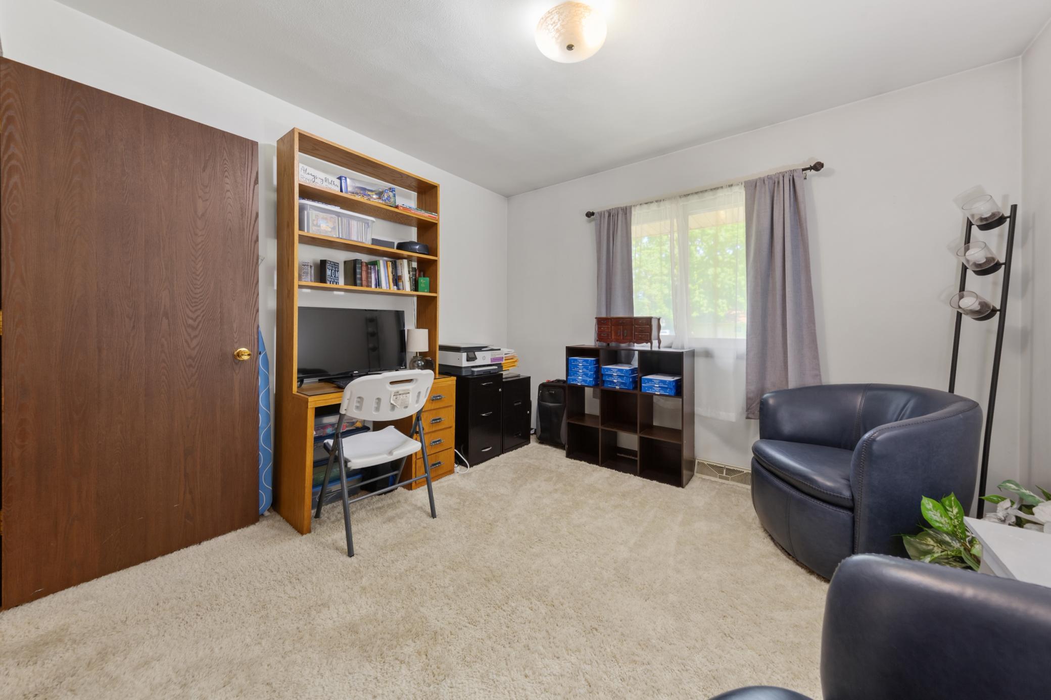 upper bedroom 2
