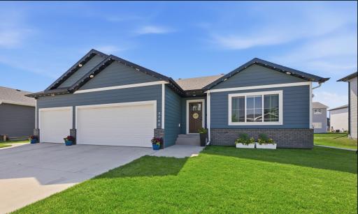 3745 Merrifield Drive S, Fargo, ND 58104
