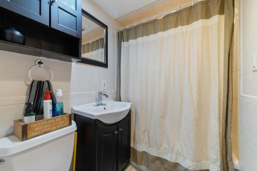 Main Level Bathroom | 4073 Reinke Road