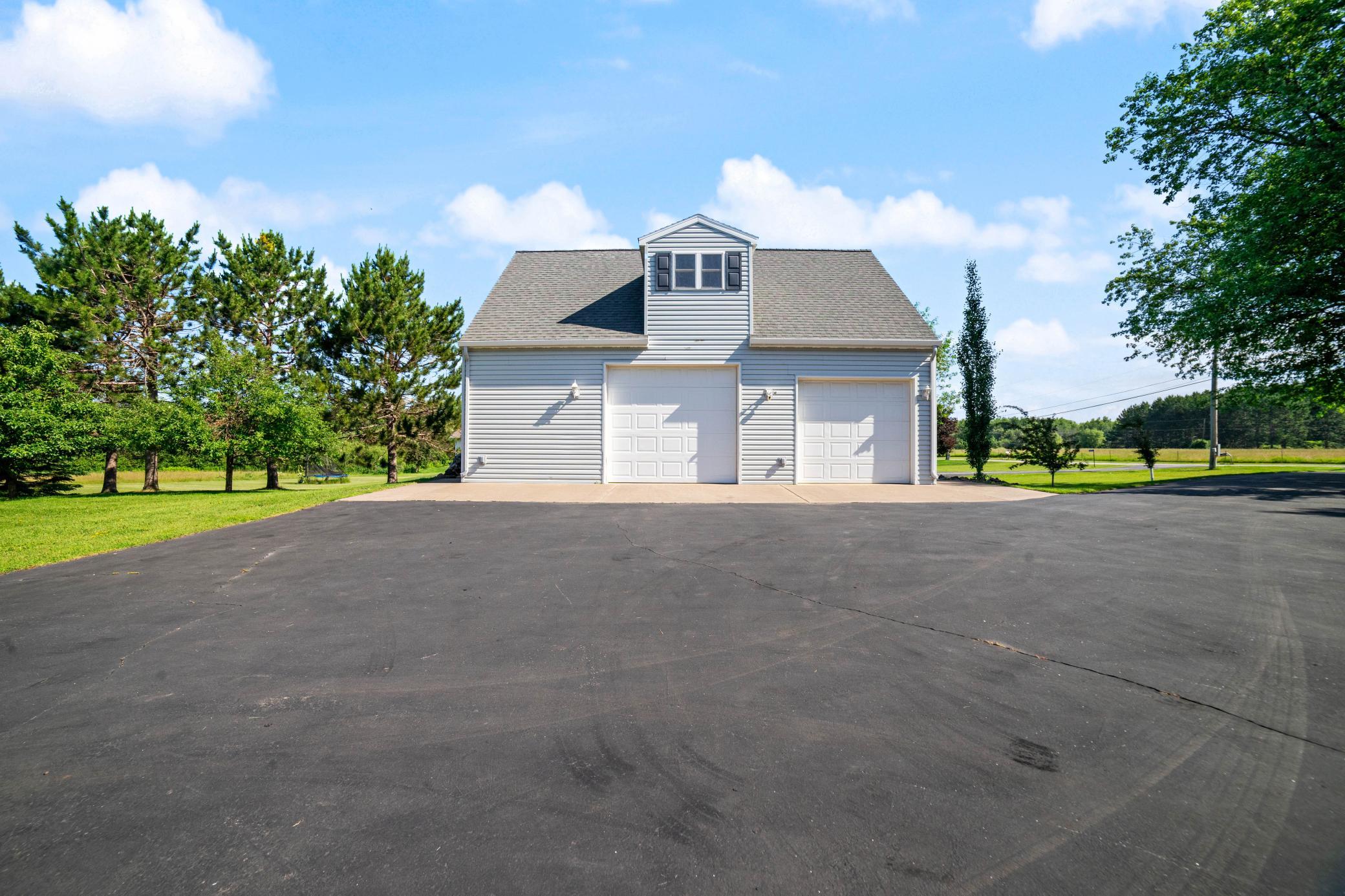 Detached Garage with Upper Level Bonus Room | 4073 Reinke Road