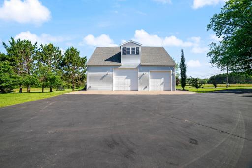 Detached Garage with Upper Level Bonus Room | 4073 Reinke Road