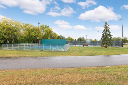 15720 17th Place N, Minneapolis, MN 55447
