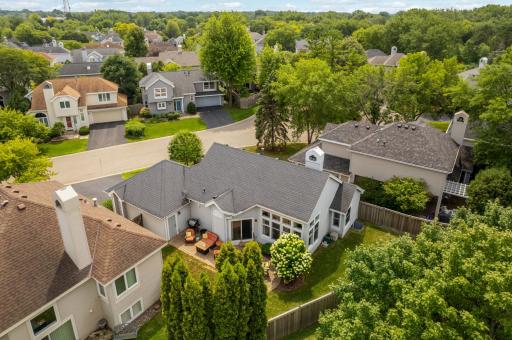 Fantastic location to many restaurants, parks and trails.