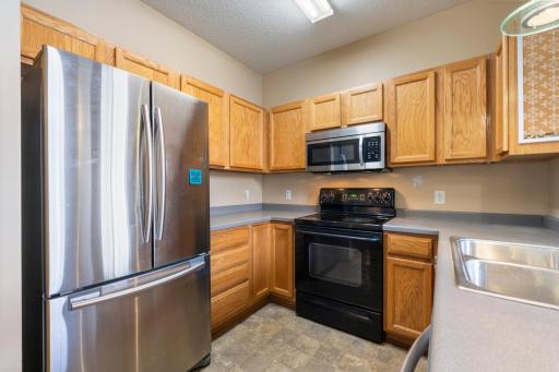 6826 Pine Crest Trail S, Cottage Grove, MN 55016