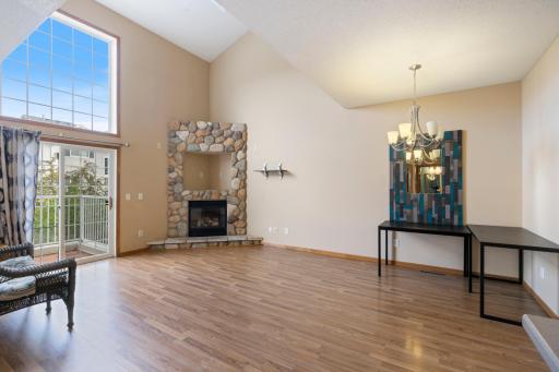 6826 Pine Crest Trail S, Cottage Grove, MN 55016