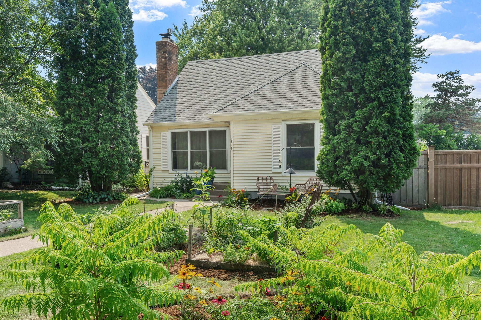 With immaculate grounds, beautiful lot, and amazing interior, you won't want to miss this listing.